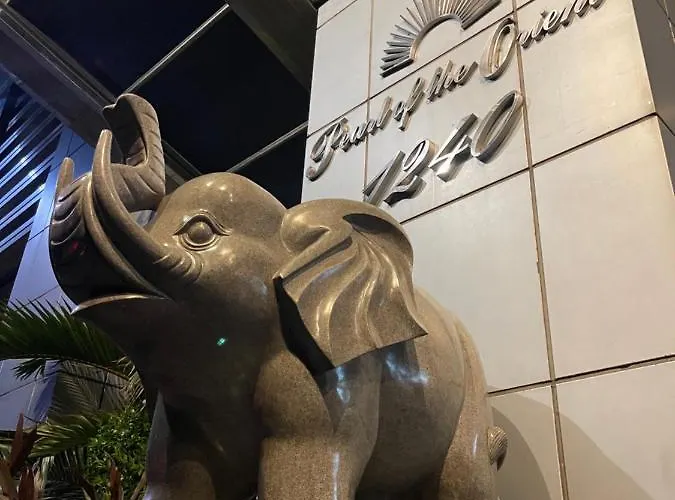 Pearl Of The Orient Tower, In Front Of Us Embassy Appartement